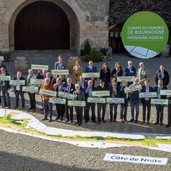 Les 40 maires du site inscrit, réunis autour des Climats